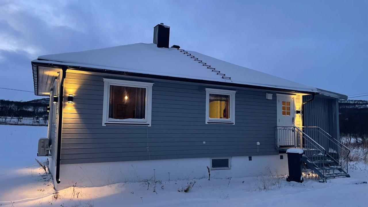 Koselig Hus I Sentrum Av Olderfjord Russenes Ngoại thất bức ảnh